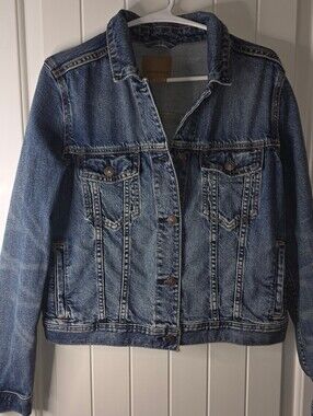 American Eagle Classic Blue Denim Jacket Medium